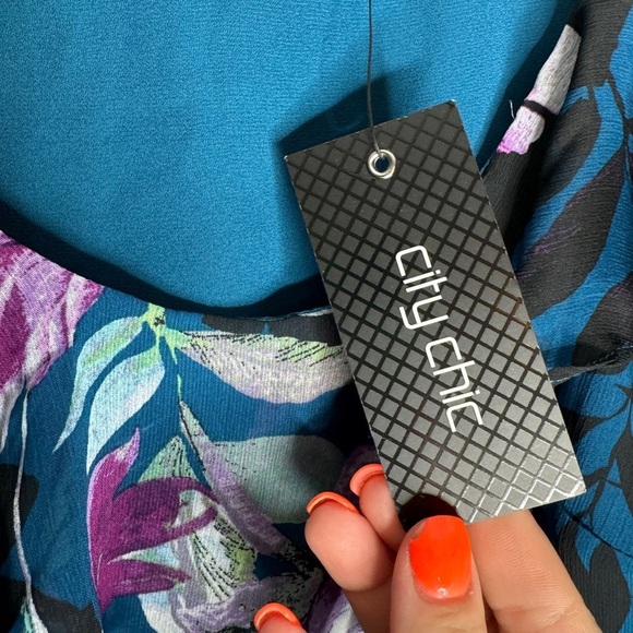 CITY CHIC NWT Patricia PYT Top Teal Bloom Cold Shoulder Size XXS/12 - Picture 7 of 8